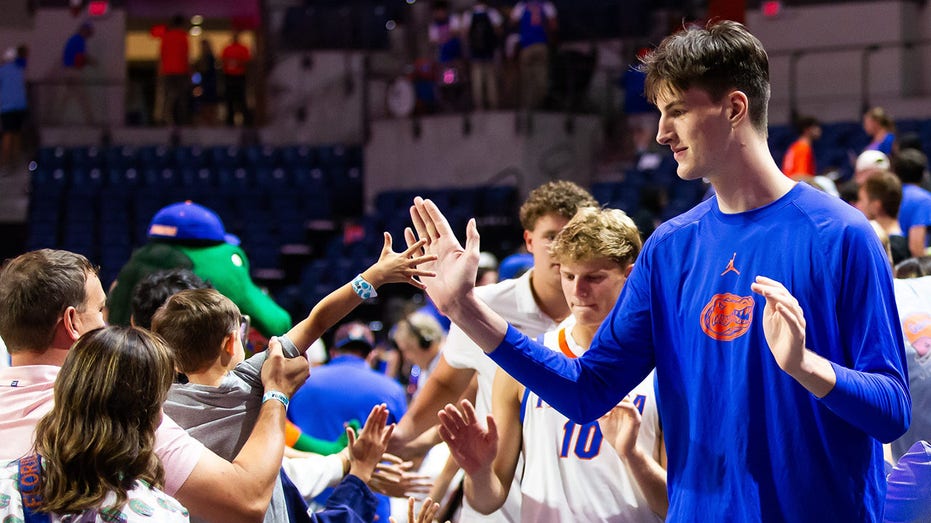 Florida's 7-foot-9 Center Meets Shaq In Epic Video: 'pick On Someone 