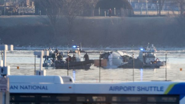 DC plane crash Potomac River divers' search for bodies complicated by